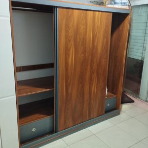 کمد دیواری ریلی رنگ طوسی و طرح چوب