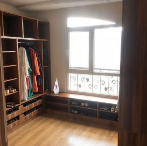 کمد دیواری رنگ قهوه ای